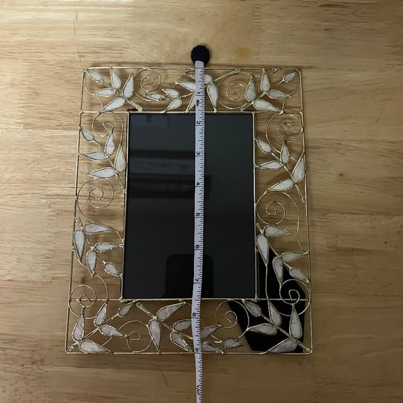 Capriz/ shell standing picture frame - Picture 3 of 3